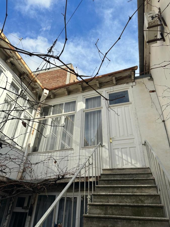 Villa Old Sololaki Тбилиси Екстериор снимка